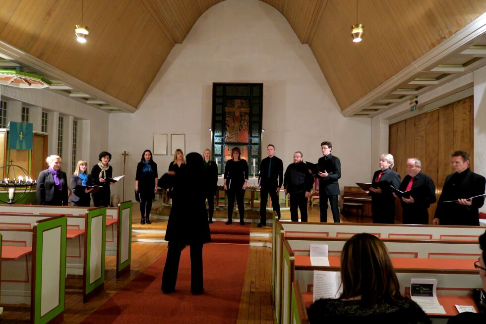 Finnmark operakor imponerte lørdag i Øksfjord kirke
 Foto: Solveig Andersen