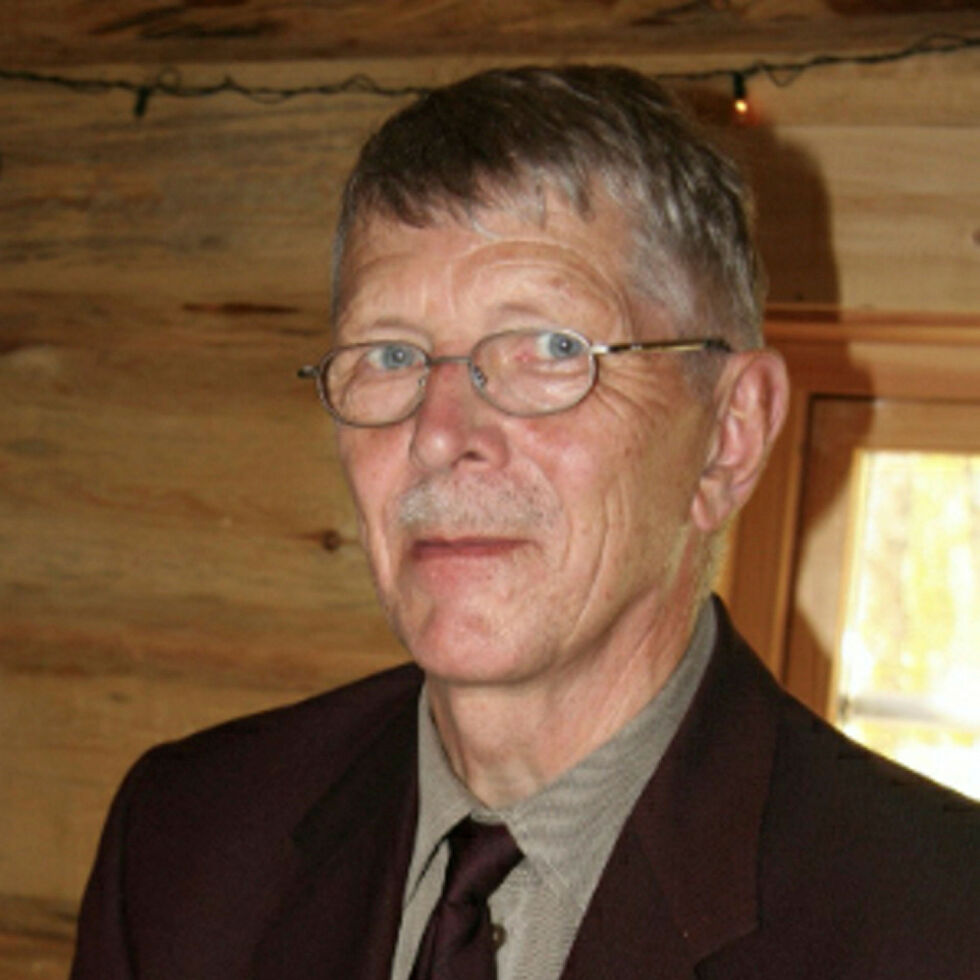 Arne Mikal Andreassen (1936-2022) fikk en lang og god prestegjerning i Nord-Norge.
 Foto: Privat