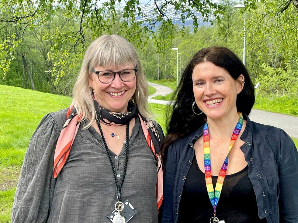 Forsker og arkeolog Ingrid Sommerseth og professor i kulturvitenskap Trude Fonneland. Både Sommerseth og Fonneland jobber ved Norges arktiske universitetsmuseum.
 Foto: UiT