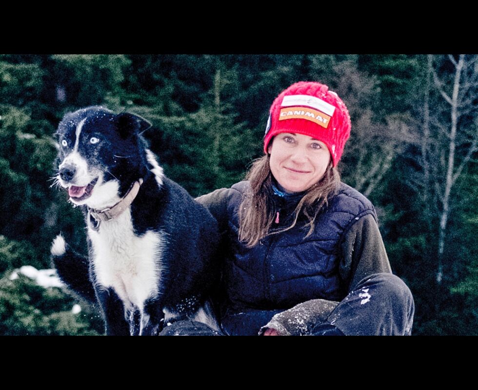 Forfatter og hundekjører Marit Beate Kasin vil ha med seg en lyrisk stafettpinne, i form av et dikt, når hun ankommer Kirkenes under Finnmarksløpet i neste uke.
 Foto: Dominik Fleischmann