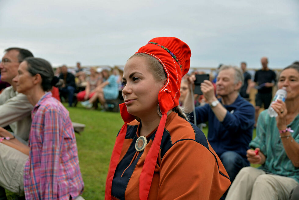 Aili Guttorm ved Samisk hus.
 Foto: Steinar Solaas