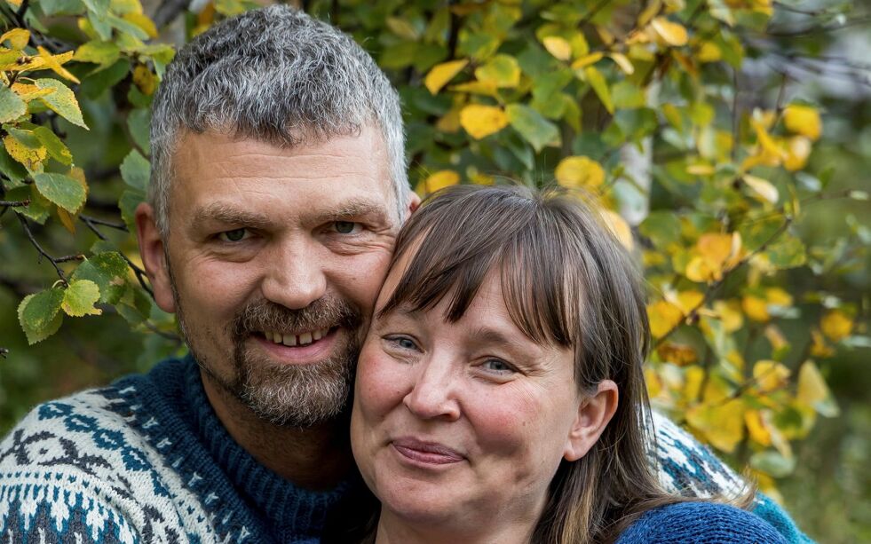 Lasse Elverum og Kari Nilsen Overelv driver Helligskogen fjellstue i Storfjord i Nord-Troms.
 Foto: Marit Pedersen Solberg