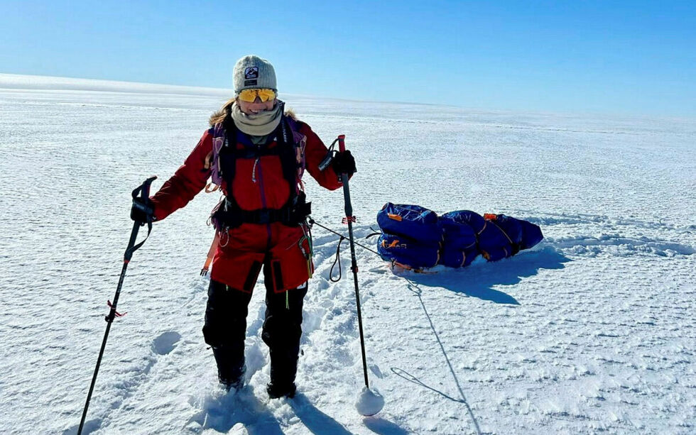 Her har Harila måttet gi opp forsøket på å nå Sydpolen alene grunnet ryggproblemer etter 700 kilometer.
 Foto: Privat