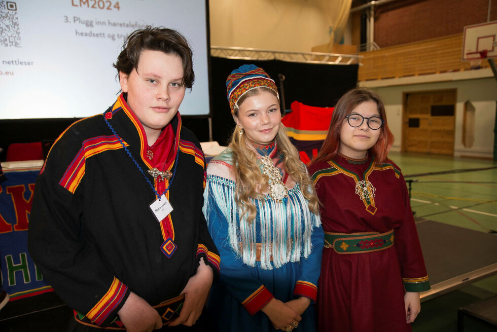 Ivgu sameforenings landsmøtedelegasjon: Mathis Larsen (16), Aila Elise Gamst (16) og Hanna Knutsen (15).
 Foto: Steinar Solaas