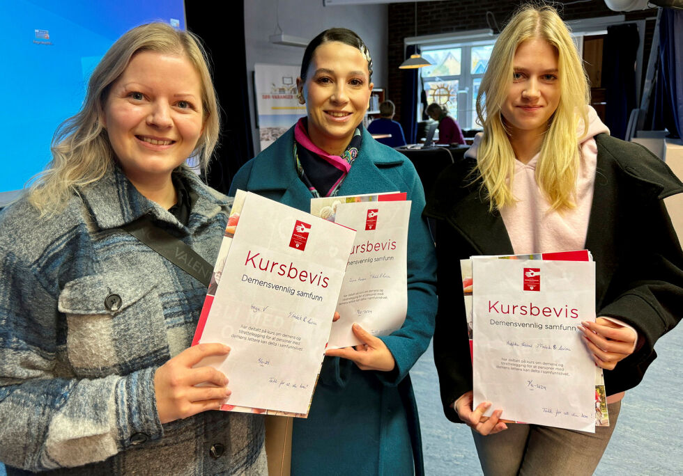 Hege Udtian, Darja Hansen og Mathilda Webber fra parfymeriet Fredrik & Louisa vil gjerne at alle kundene deres skal bli best mulig tatt vare på.
 Foto: Birgitte Wisur Olsen