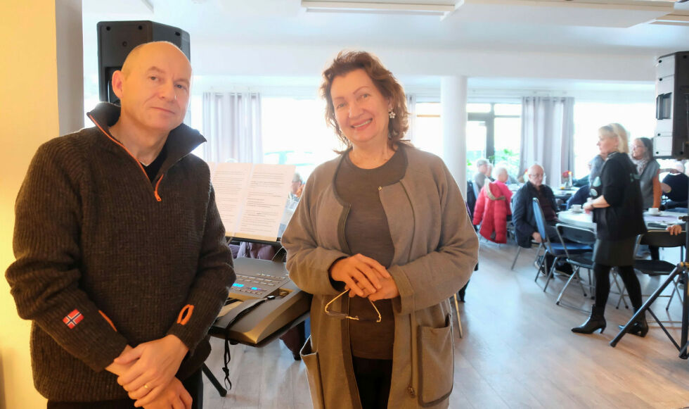 Dag Pedersen og Olga Jørstad sørget for musikalske innslag.
 Foto: Bjørn Hildonen