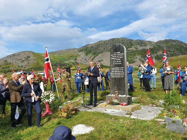 Verdig minnemarkering på Hopseidet