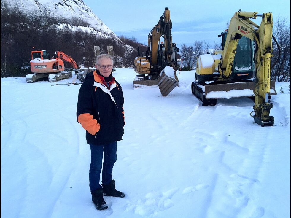 Et punktert hengerhjul og rask handling fra Svein Mikkolas side gjorde at et graveprosjekt i nedre deler av Neiden nå er stoppa.
 Foto: Hallgeir Henriksen