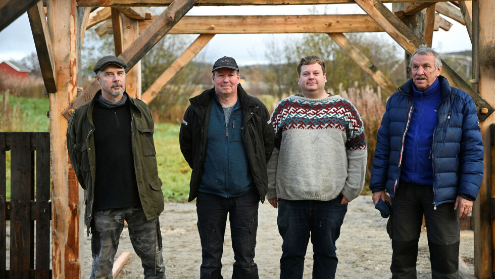 En fornøyd dugnadsgjeng. Fra venstre Arild Nyberg, Bror Salamonsen, Magnus G. Martinsen og Oddleif Nygård.
 Foto: Irmelin Klemetzen