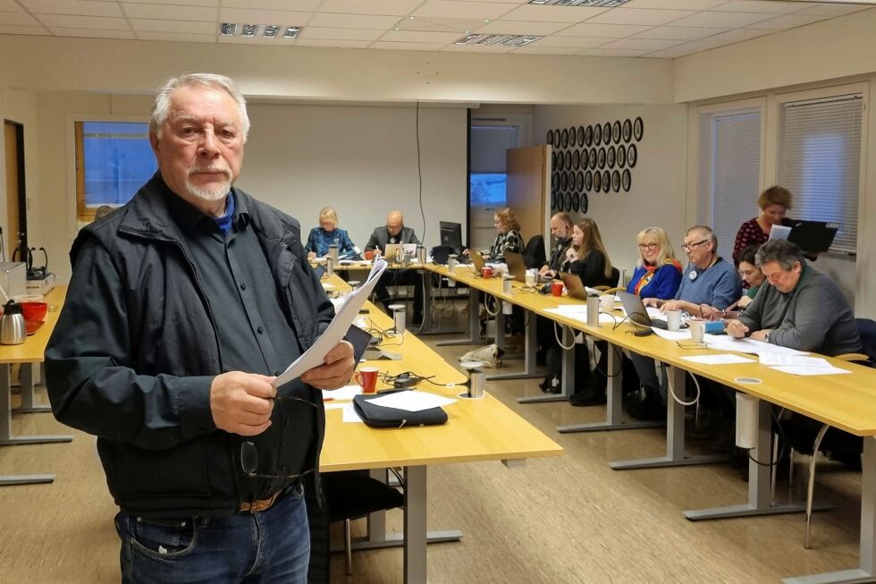 – Sam­isk er et lev­en­de språk i Nes­se­by, men jeg mener man burde høre det mer i det dag­lige, sier Bjarne Store-Jakobsen.
 Foto: Torbjørn Ittelin