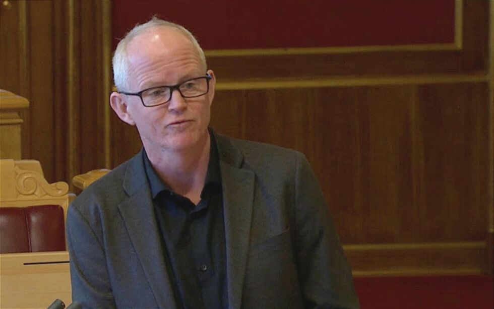 Lars Haltbrekken (SV) støtter at Sametinget vurderer søksmål mot staten i Melkøya-saka.
 Foto: Skjermbilde, Stortinget