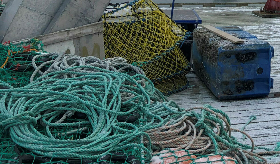 Store mengder tauverk og fiskeredskaper blir liggende igjen i havet hvert eneste år. Nå ønsker forskere å undersøke nærmere hvor­dan tau­verk be­hand­les.
 Foto: Stein Torger Svala