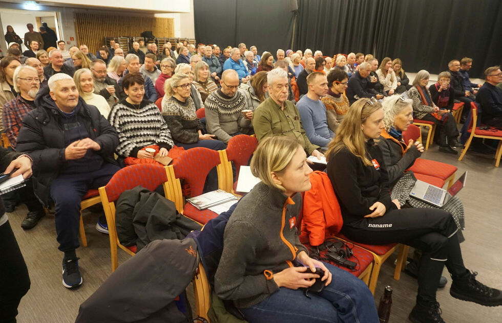 Foto fra møtet om vindkraft i Reinelva på Turn i Honningsvåg onsdag 27. november.
 Foto: Geir Johansen