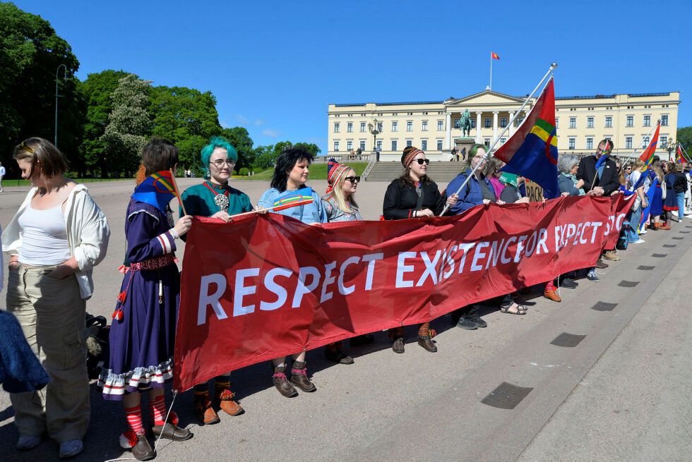 At urfolk og minoriteter tar styringen i egen kamp, er viktig. Her fra Fosen-markering utenfor slottet.
 Foto: Steinar Solaas