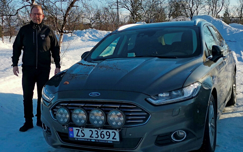 Drosje- og minibusseier Stein Tore Sivertsen i Bejje-Njávddám/Øvre-Neiden er hoderystende til det han kaller galskap, og håper på en avtale så fort som mulig.
 Foto: Privat