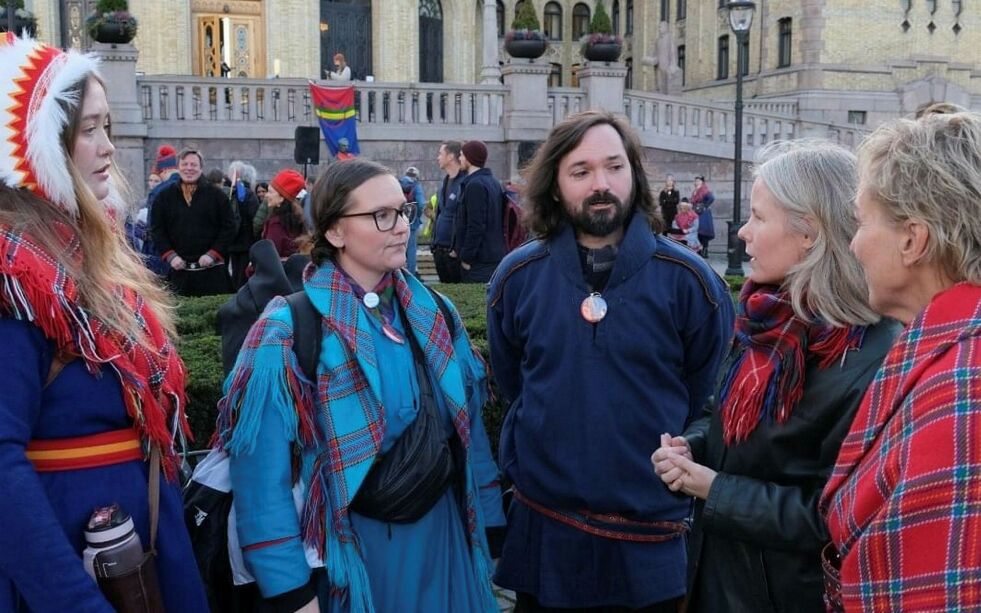 Fra venstre Anna Hagland (Evenes SV), Lina Maria Karlsen (samepolitisk leder SV), Mikkel Berg-Nordlie (Oslo SV) og Kirsti Bergstø (leder SV).
 Foto: Privat