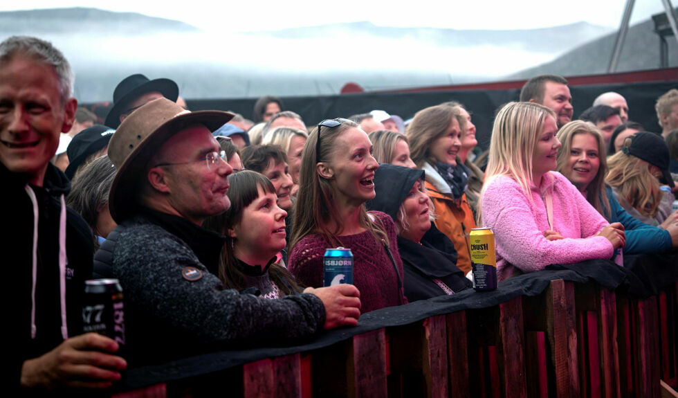 I helga strømmet folk til Skarsvåg og til konsertene under årets bryggefestival.
 Foto: Skald Media