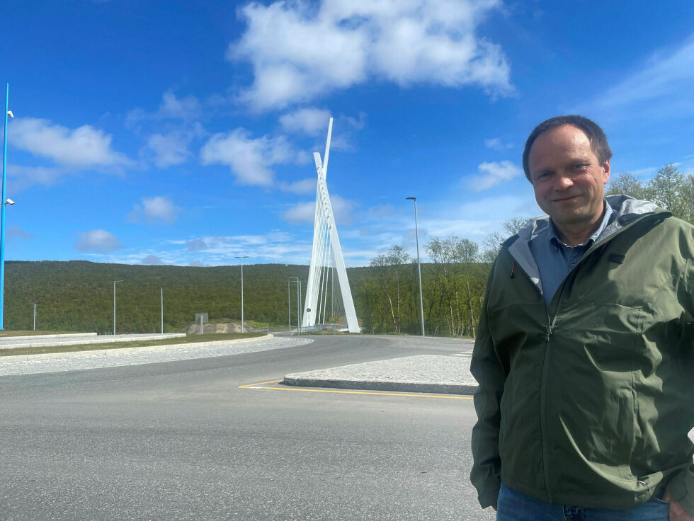 Fagleder Frank Martin Ingilæ forteller at alle og enhver kan sende inn innspill for eksempel via kommunens hjemmeside eller app-en CIVIS.
 Foto: Birgitte Wisur Olsen