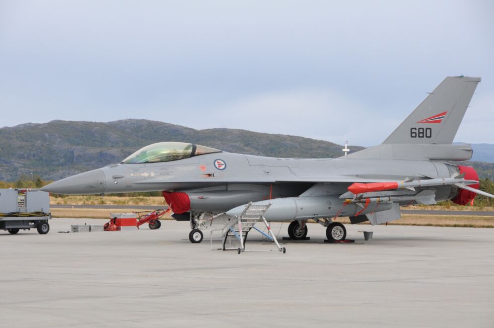 Det norske forsvaret utstasjonerte flere F-16 jagerfly på Banak flystasjon i forbindelse med den russiske storøvelsen Zapad 2017. Øvelsen førte til økt aktivitet i nordområdene fra russisk side, og F-16 flyene var på vingene flere ganger i løpet av uka.
 Foto: Arkivfoto: Kristin Marie Ericsson