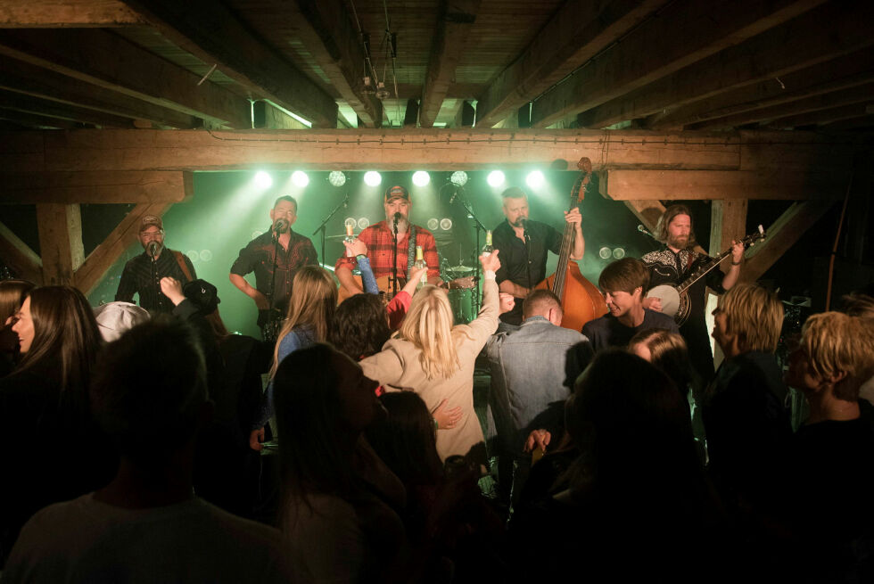 Bandet Ila Auto spilte på scenen i Foldalbruket i fjor, i år er det duket for nye band.
 Foto: Christoffer Robin Jensen