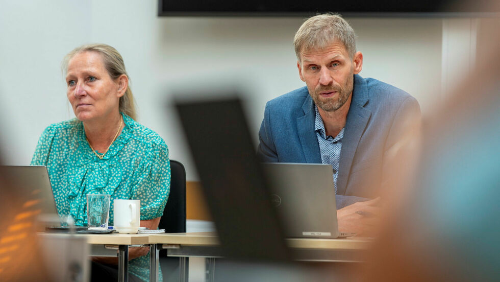 Ordfører Jo Inge Hesjevik (H) fremmet et utsettelsesforslag, som ble enstemmig vedtatt.
 Foto: Cecilie Bergan Stuedal