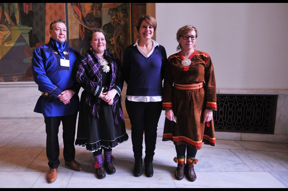 Tor Gunnar Nystad, Silje Karine Muotka, Tone Tellevik Dahl og Ann-Mari Thomassen fant sammen på Oslo rådhus.
 Foto: Erik Brenli