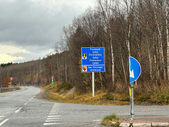 Nye fylkesskilt på plass