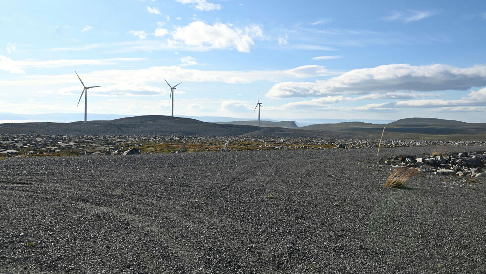 Bygging av vindkraftanlegg med tilhørende infrastruktur fører ofte til reduksjon av inngrepsfri natur. Bildet er fra Kjøllefjord vindkraftverk på Gartefjellet.
 Foto: Irmelin Klemetzen