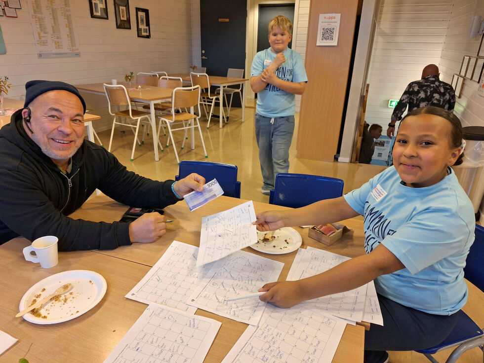 Sven-Eirik Utsi besøker kafeen til datter Mariella.
 Foto: Torbjørn Monsen