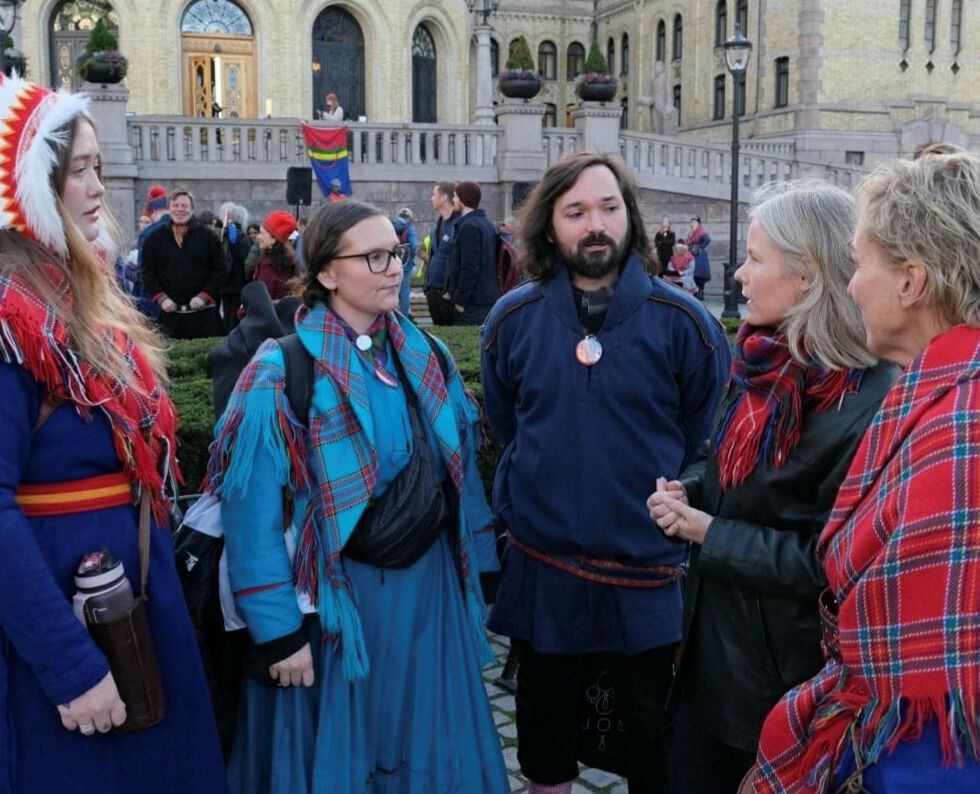 Anna Hagland, Lina Maria Karlsen, Mikkel Berg-Nordlie, Kirsti Bergstø og Anita Persdatter Ravna er alle opptatte av samepolitiske spørsmål.
 Foto: SV